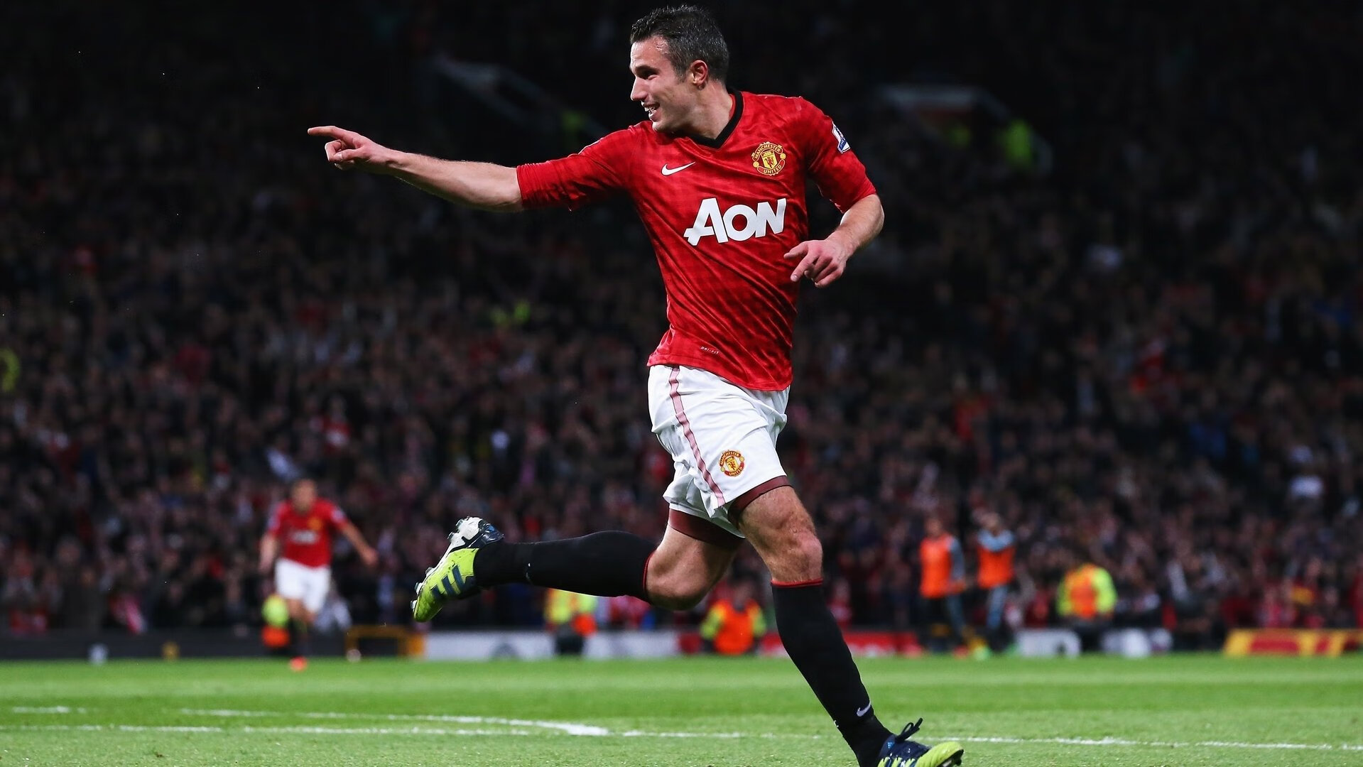 爱游戏电脑版官网-最新联赛排名：豪门深陷泥潭，新晋升球队表现抢眼，最好的联赛